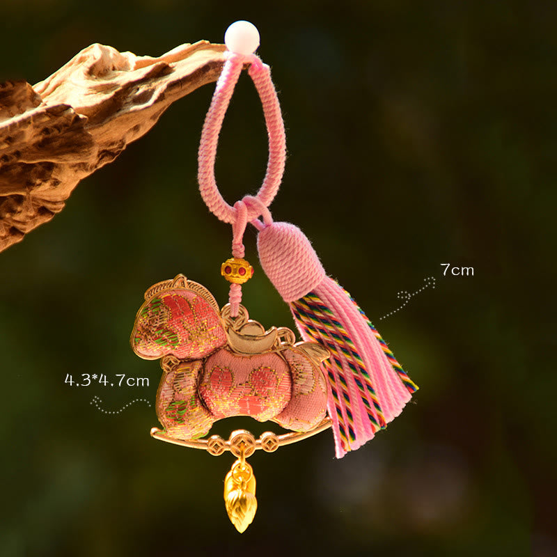 Buddha Stones, broderie Année du Cheval, porte-clés Liberté - Cheval rose (Dimensions : 43 x 47 mm) - image 3