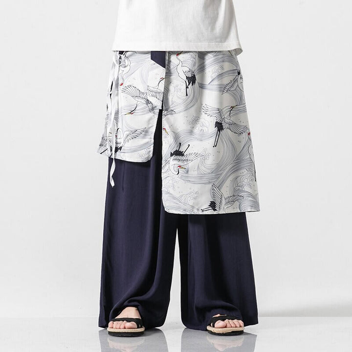 Buddha Stones Pantalon d'été en coton pour homme, jambes larges, avec poches, motif grue volante - SteelBlue - US/UK/AU46，EU56 (5XL) - image 0