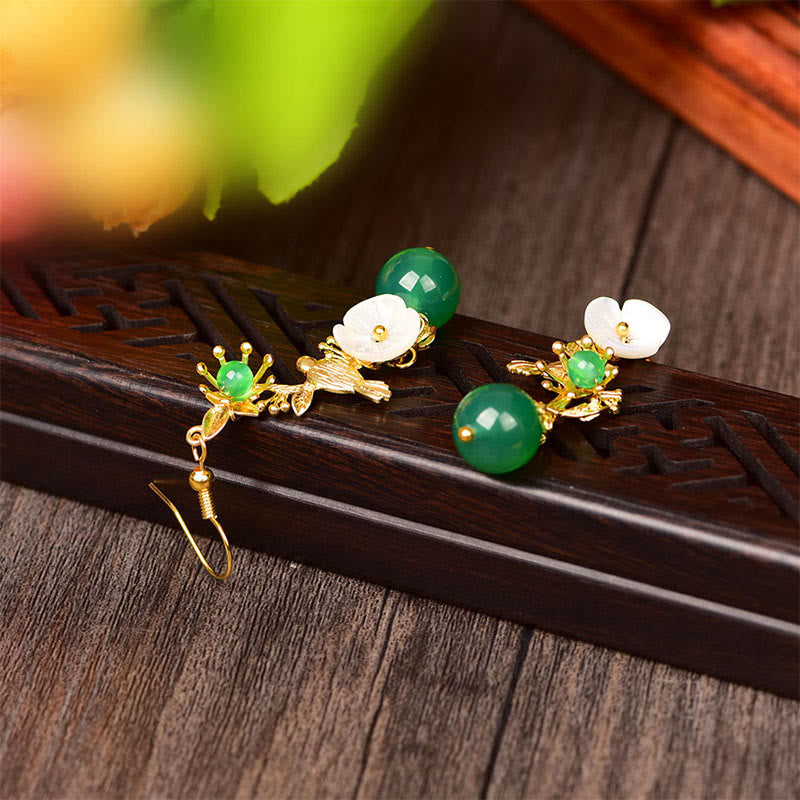 Buddha Stones Boucles d'oreilles pendantes en agate verte, fleur blanche et oiseau, ornées de perles et de perles d'agate verte - image 2
