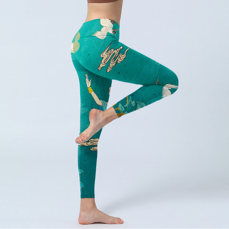 Buddha Stones Leggings de sport pour femmes, imprimé élégant de grues féeriques, de nuages ​​et de pins, style yoga - image 3