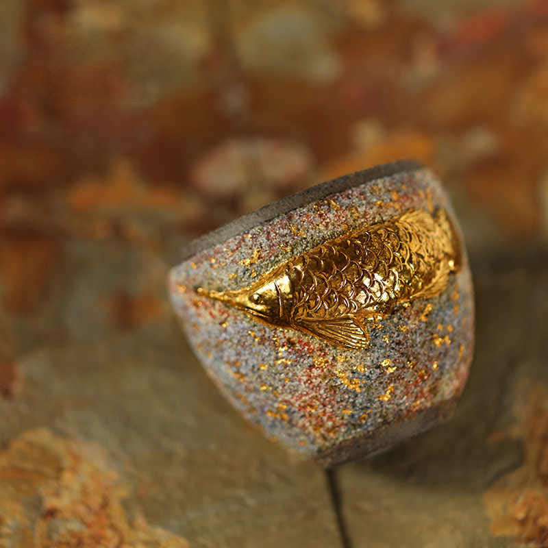 Buddha Stones Tasse à thé en céramique avec poisson koi arowana doré - image 3