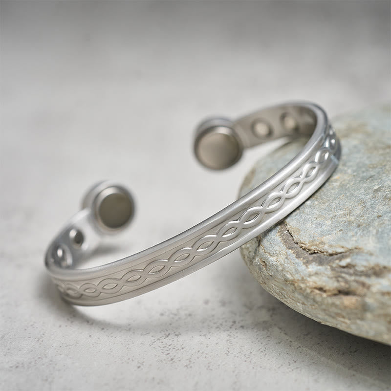 Buddha Stones Bracelet jonc ouvert en cuivre à motif de boucles entrelacées, symbole de chance et d'équilibre. - image 8