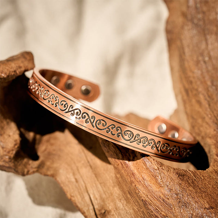 Buddha Stones Bracelet jonc ouvert en cuivre à motif gravé. - image 1