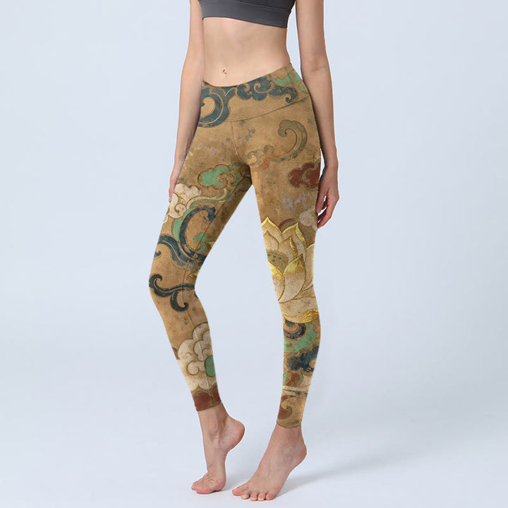 Buddha Stones Leggings de sport pour femmes, imprimés avec un motif traditionnel de fleurs de lotus et de nuages, style yoga. - verge d'or - US18，UK/AU22，EU50 (4XL) - image 0