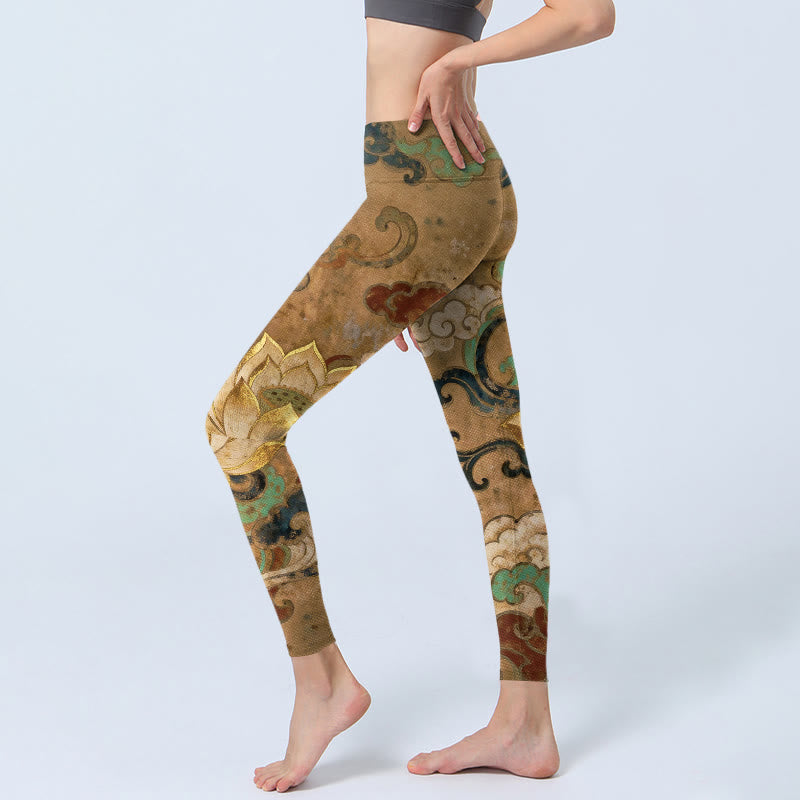 Buddha Stones Leggings de sport pour femmes, imprimés avec un motif traditionnel de fleurs de lotus et de nuages, style yoga. - image 2