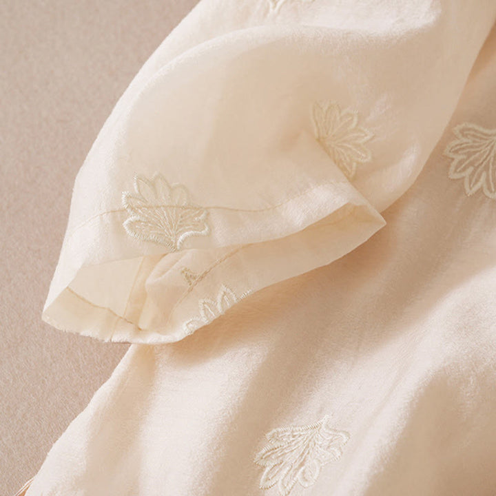 Buddha Stones Robe maxi à broderie florale, col montant à boutons brandebourg et fente latérale, manches mi-longues - image 8