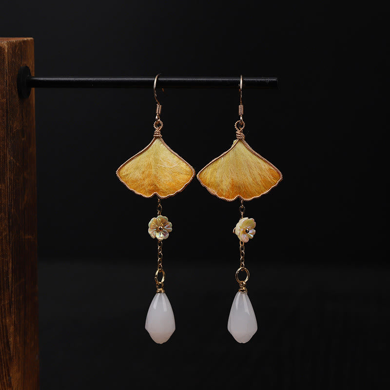Buddha Stones Boucles d'oreilles pendantes porte-bonheur en soie, faites main, avec feuille de ginkgo jaune et crochet en cuivre. - image 11