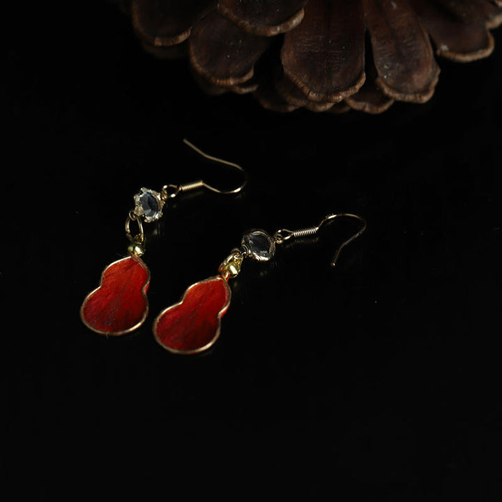 Buddha Stones Boucles d'oreilles crochet en verre et soie rouge artisanales, porte-bonheur, en forme de calebasse. - image 2