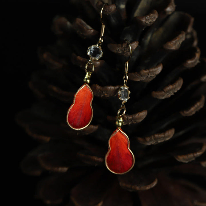 Buddha Stones Boucles d'oreilles crochet en verre et soie rouge artisanales, porte-bonheur, en forme de calebasse. - image 3