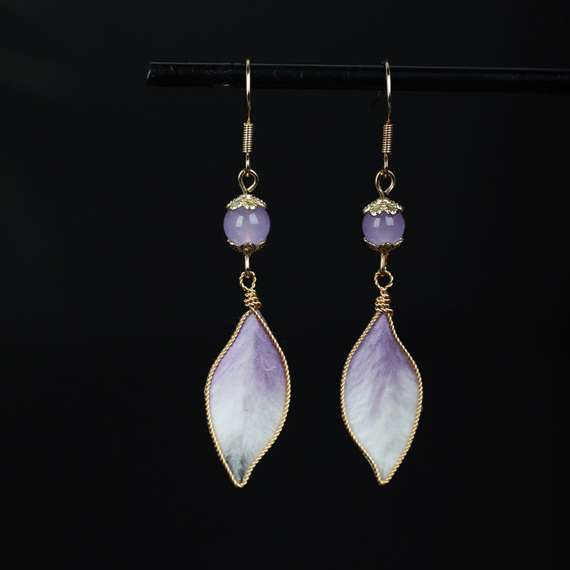 Buddha Stones Boucles d'oreilles pendantes en soie, faites main, à pétales dégradés violets, symbole de bénédiction. - Fibres de soie (Dimensions : environ 6,3 x 1,4 cm) - image 0