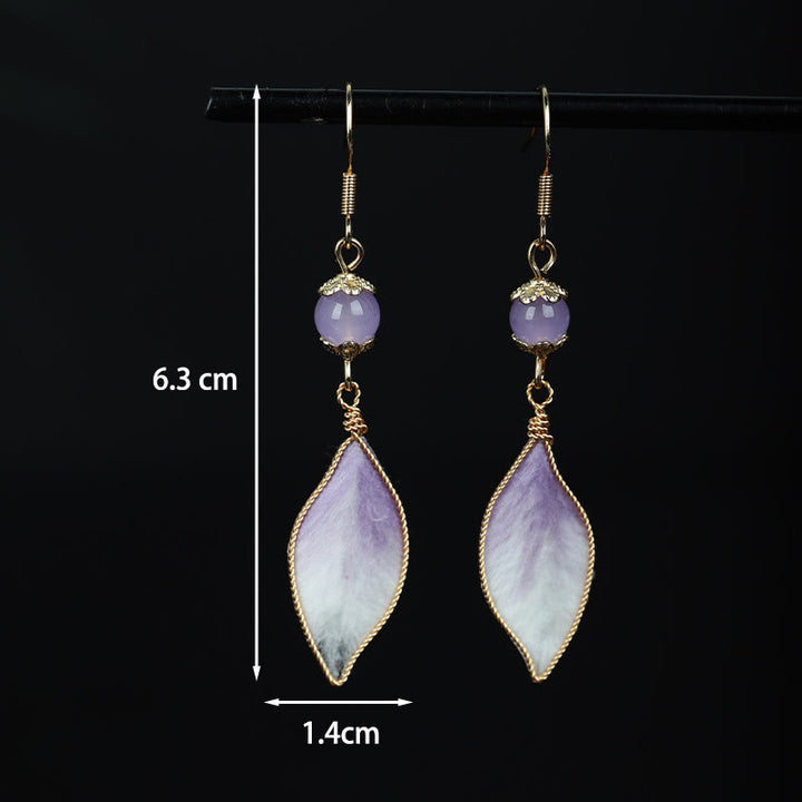 Buddha Stones Boucles d'oreilles pendantes en soie, faites main, à pétales dégradés violets, symbole de bénédiction. - image 1