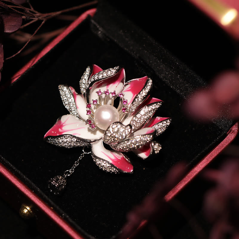 Buddha Stones Broche en cuivre Fleur de lotus et perle, symbole de nouveau départ - Rose rouge - image 2