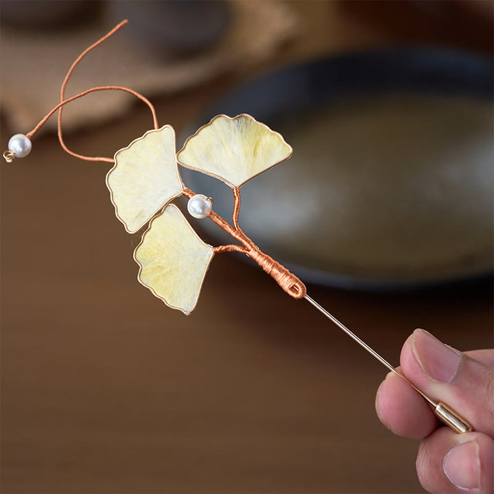 Buddha Stones Broche artisanale en velours de soie et soie représentant une fleur et une feuille de ginkgo - Feuille de ginkgo d'environ 7-8 cm - image 0