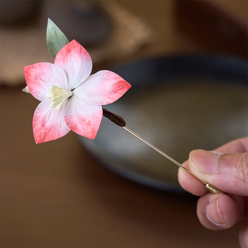 Buddha Stones Broche fleur rouge à cinq pétales en velours de soie artisanale - image 2