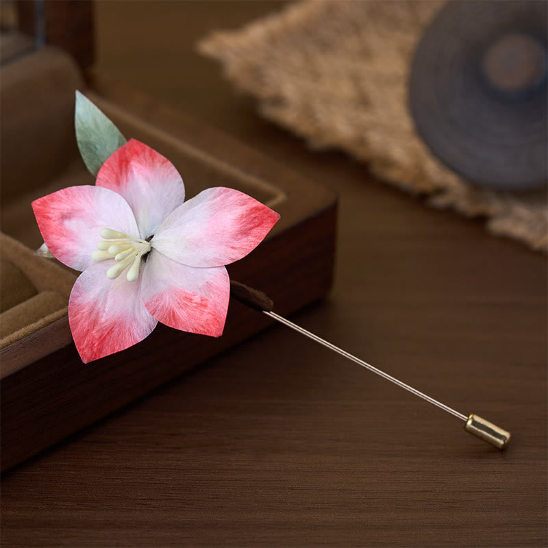 Buddha Stones Broche fleur rouge à cinq pétales en velours de soie artisanale - image 1