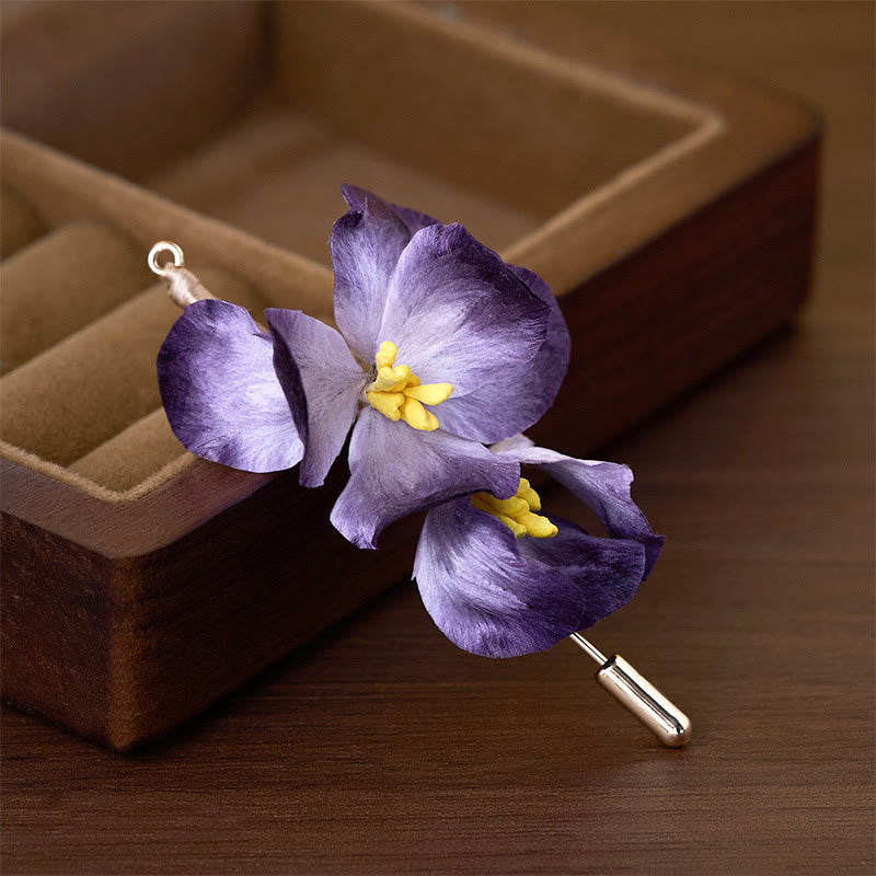 Buddha Stones Broche artisanale en velours de soie et fleur d'iris violet clair - image 1