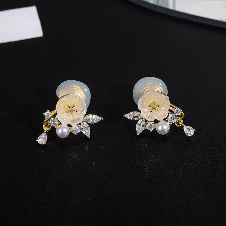Buddha Stones Boucles d'oreilles à clip en cuivre avec zircon et rose blanche, porte-bonheur, ornées de clous d'oreilles pendantes. - Boucles d'oreilles à clip - image 7