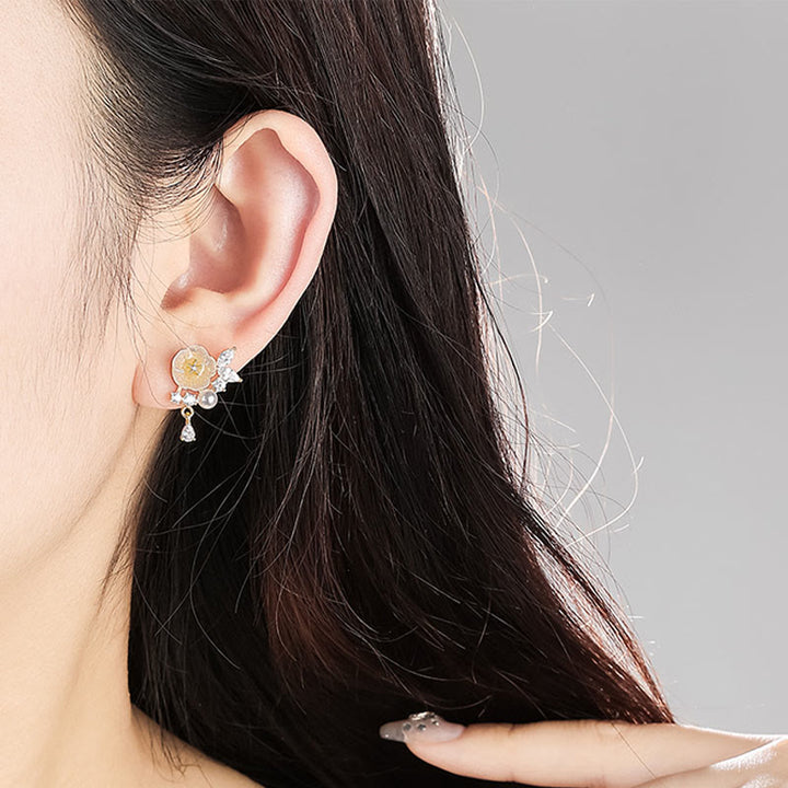 Buddha Stones Boucles d'oreilles à clip en cuivre avec zircon et rose blanche, porte-bonheur, ornées de clous d'oreilles pendantes. - image 3