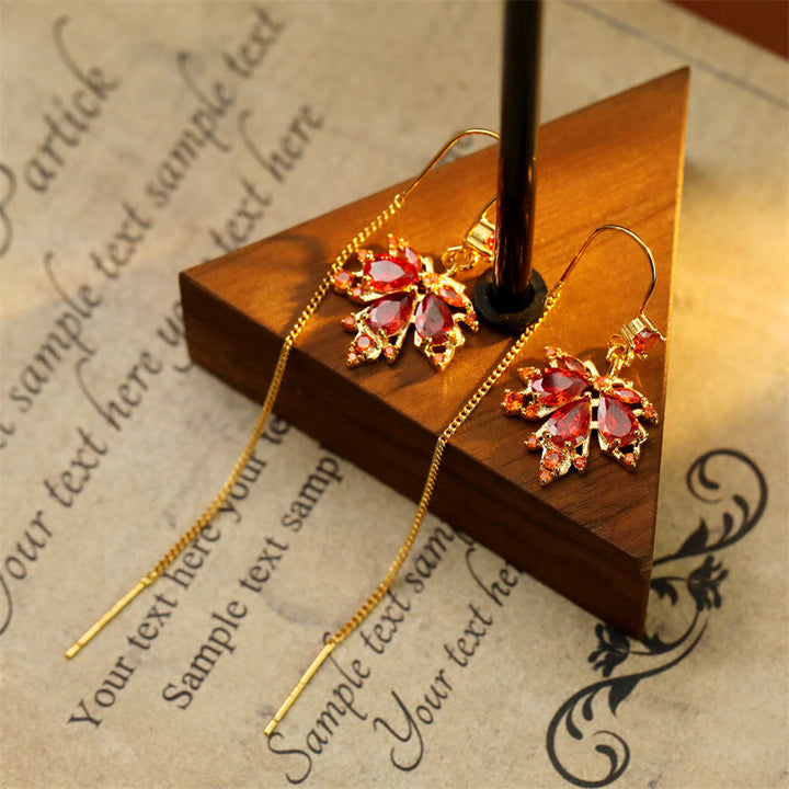 Buddha Stones Boucles d'oreilles pendantes en cuivre avec zircon rouge et feuille d'érable, porte-bonheur - image 2