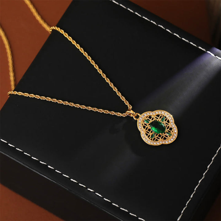 Buddha Stones Collier porte-bonheur avec pendentif trèfle à quatre feuilles ajouré, chaîne plaquée or et cuivre. - image 3