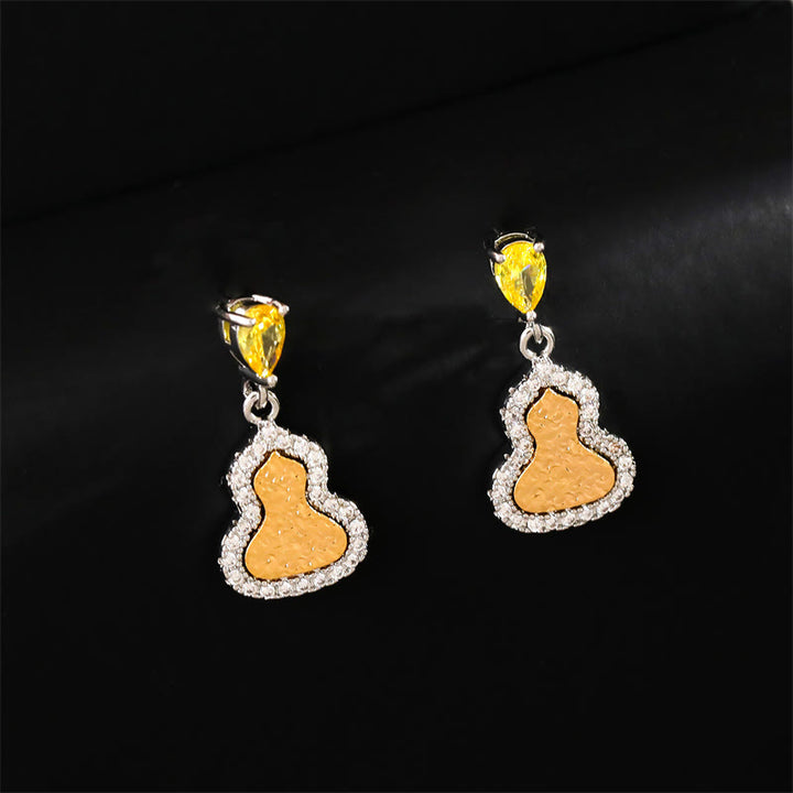 Buddha Stones Boucles d'oreilles puces en cuivre et zircon doré, symbole de richesse, en forme de gourde. - Gourde (tiges en argent sterling 925) - image 0