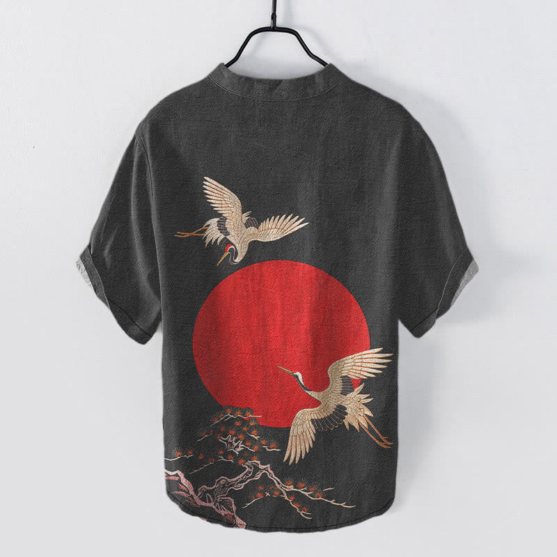 Buddha Stones Chemise homme à manches courtes et demi-boutonnée en coton, motif grue, soleil et pin rouge. - image 1