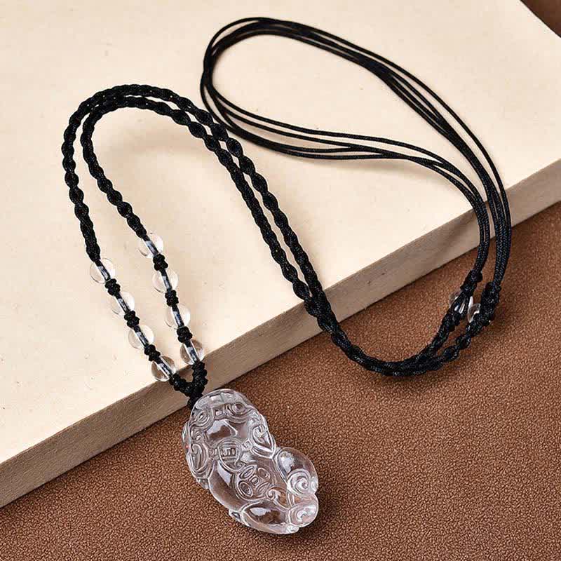 Buddha Stones Collier en corde de perles de quartz clair naturel Pixiu - Un Pixiu tourné vers la droite - Quartz clair (33*18,8*11 mm) - image 0