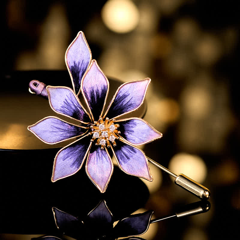 Buddha Stones Broche fleur violette en velours de soie artisanale - Fleur violette d'environ 6 x 4 cm - image 0