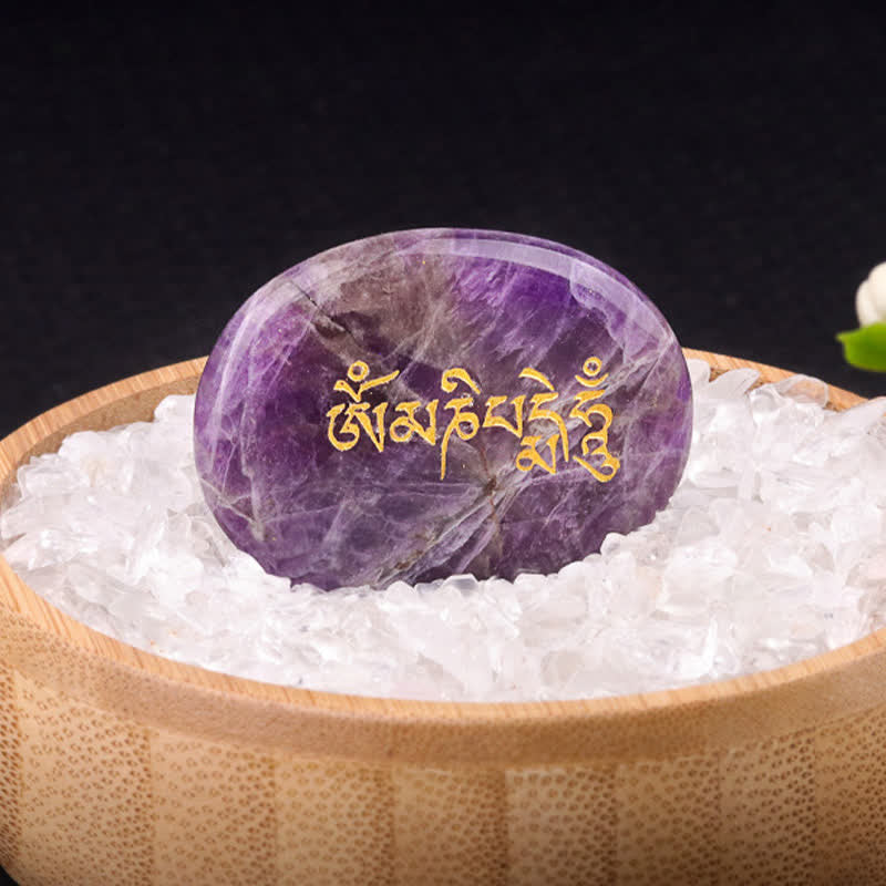 Buddha Stones Décoration en cristal Om Mani Padme Hum, pierre de palmier œil de tigre améthyste 35*45mm - Améthyste naturelle (la couleur peut varier) 35 x 45 mm - image 0