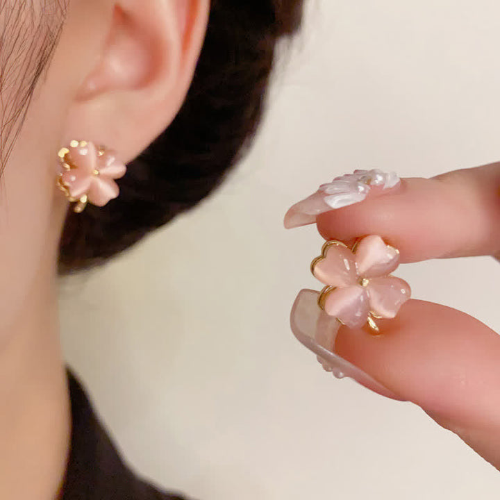 Buddha Stones Boucles d'oreilles à clous œil-de-chat rose à quatre feuilles, design rotatif - image 4