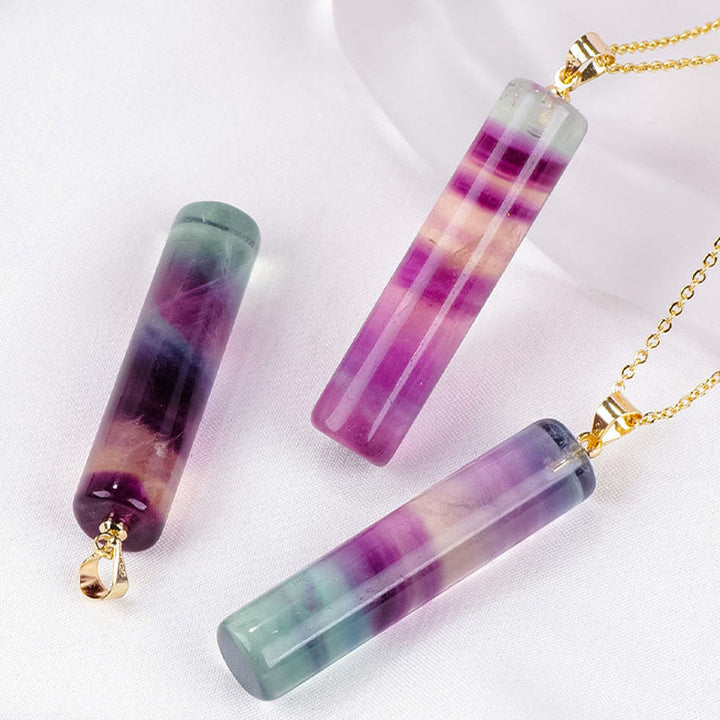 Buddha Stones Pendentif cylindrique de protection en fluorite naturelle colorée - image 3