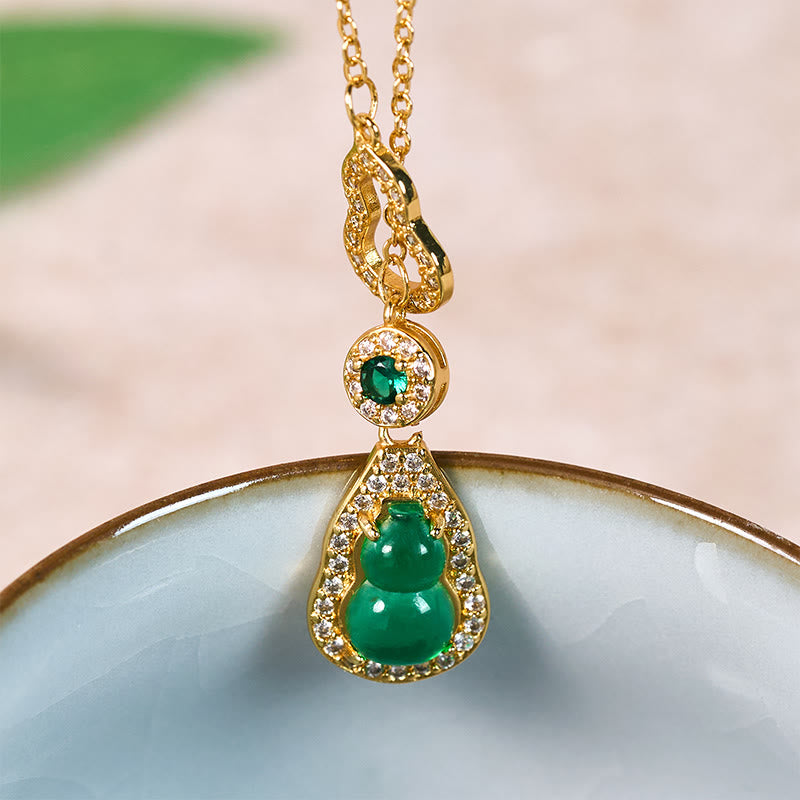 Collier pendentif en cuivre avec pendentif en forme de calebasse creuse colorée en Buddha Stones et équilibre des couleurs. - Courge verte - image 0