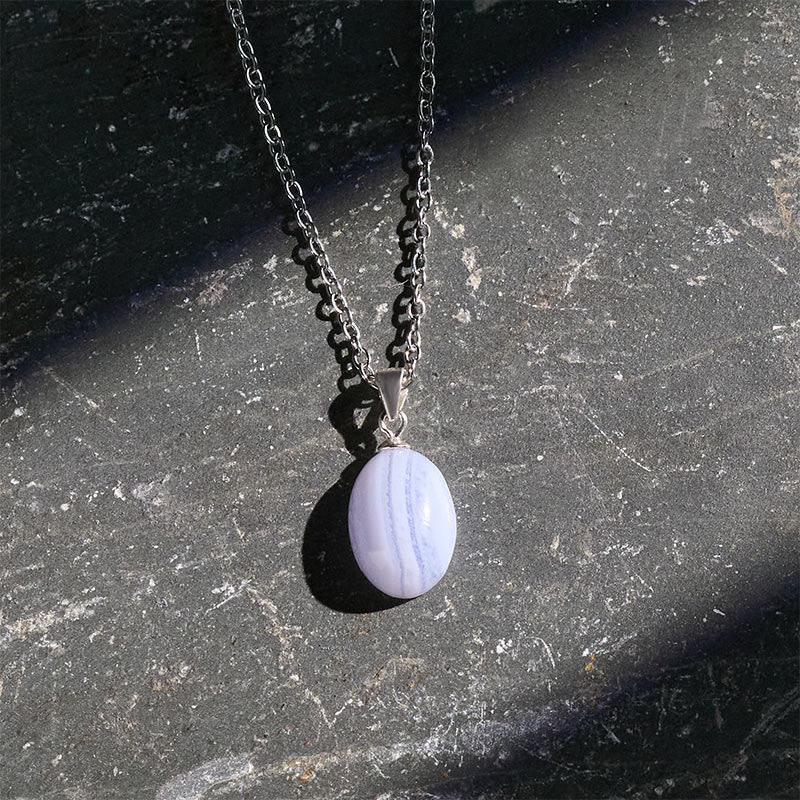Buddha Stones Collier pendentif en agate dentelle bleue naturelle et cristalline, chaîne et pendentif. - image 3