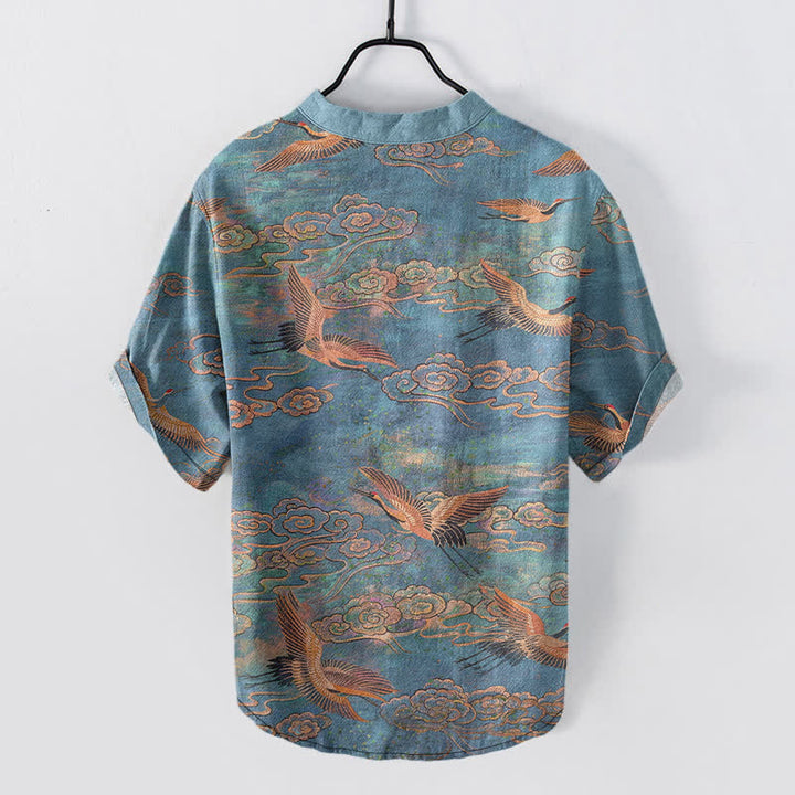 Buddha Stones Chemise homme à manches courtes et demi-boutonnée en coton à motif de grues volantes et de nuages - image 1