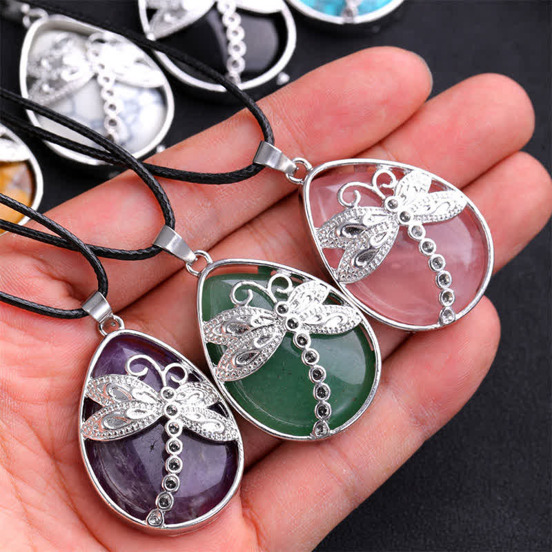 Buddha Stones Collier Balance en aventurine verte naturelle avec incrustation de cristal en forme de larme et libellule. - image 28