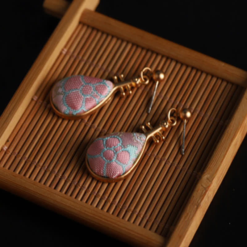 Buddha Stones Boucles d'oreilles artisanales en forme de larme, motif floral en brocart Song, harmonie en brocart. - image 8