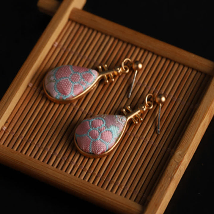 Buddha Stones Boucles d'oreilles artisanales en forme de larme, motif floral en brocart Song, harmonie en brocart. - image 8