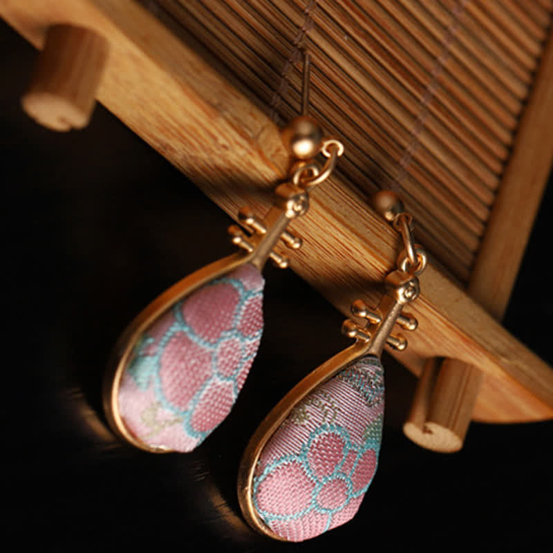 Buddha Stones Boucles d'oreilles artisanales en forme de larme, motif floral en brocart Song, harmonie en brocart. - image 2