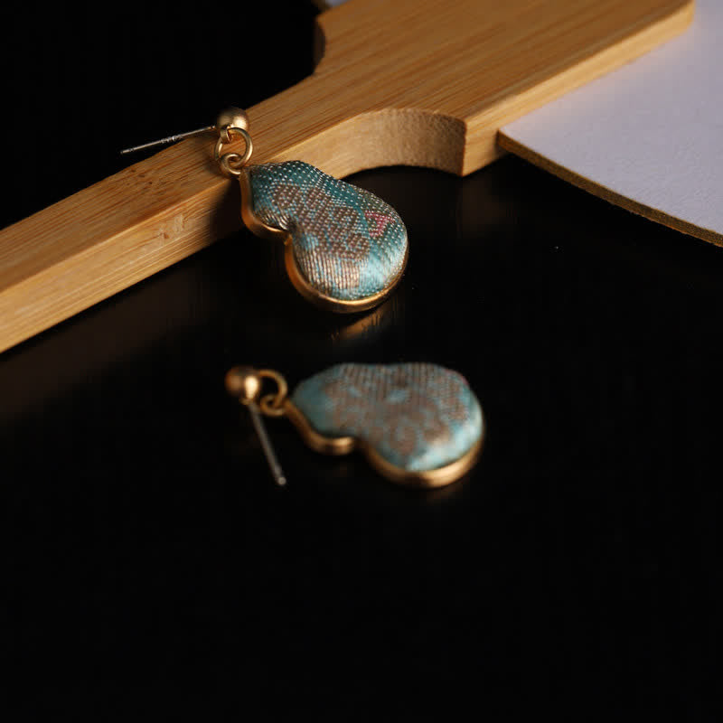Buddha Stones Boucles d'oreilles pendantes artisanales en brocart Song, en forme de gourde, motif floral et bénédiction - image 6