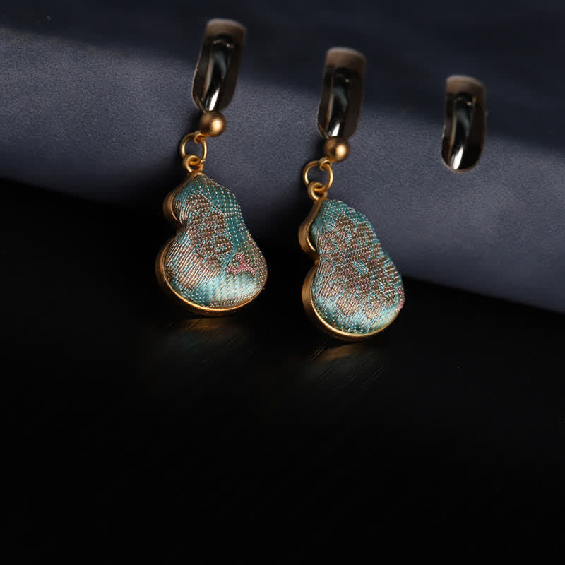 Buddha Stones Boucles d'oreilles pendantes artisanales en brocart Song, en forme de gourde, motif floral et bénédiction - image 3