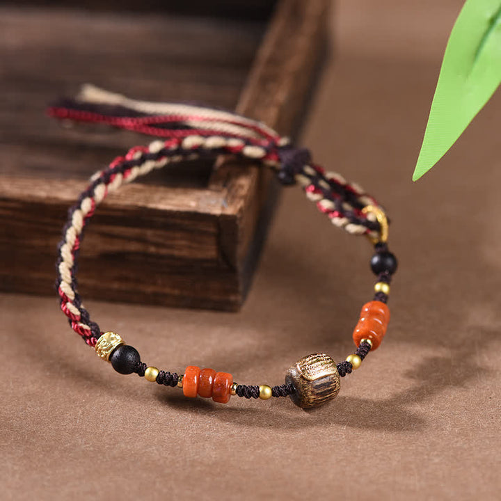 Buddha Stones Bracelet à pompon tressé en bois de santal rouge tissé à la main - Cordon rouge (Protection ♥ Chance) - Bois de santal rouge (Bénédiction ♥ De bon augure) - image 0
