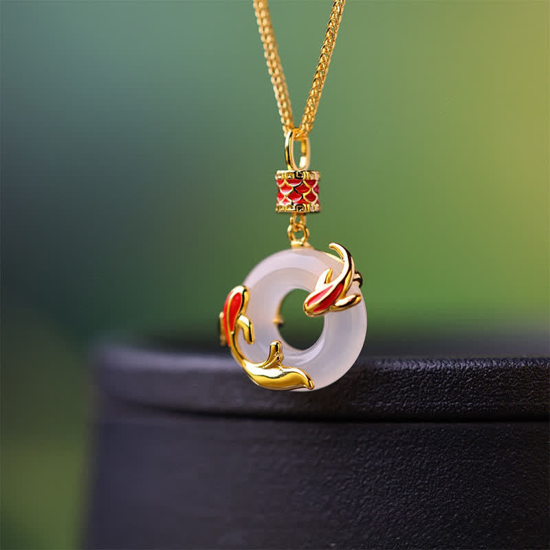 Buddha Stones Collier rond en calcédoine blanche avec boucle de la paix et motif carpe koï - image 1