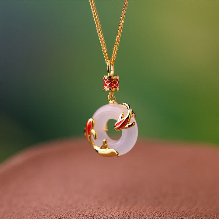 Buddha Stones Collier rond en calcédoine blanche avec boucle de la paix et motif carpe koï - image 4