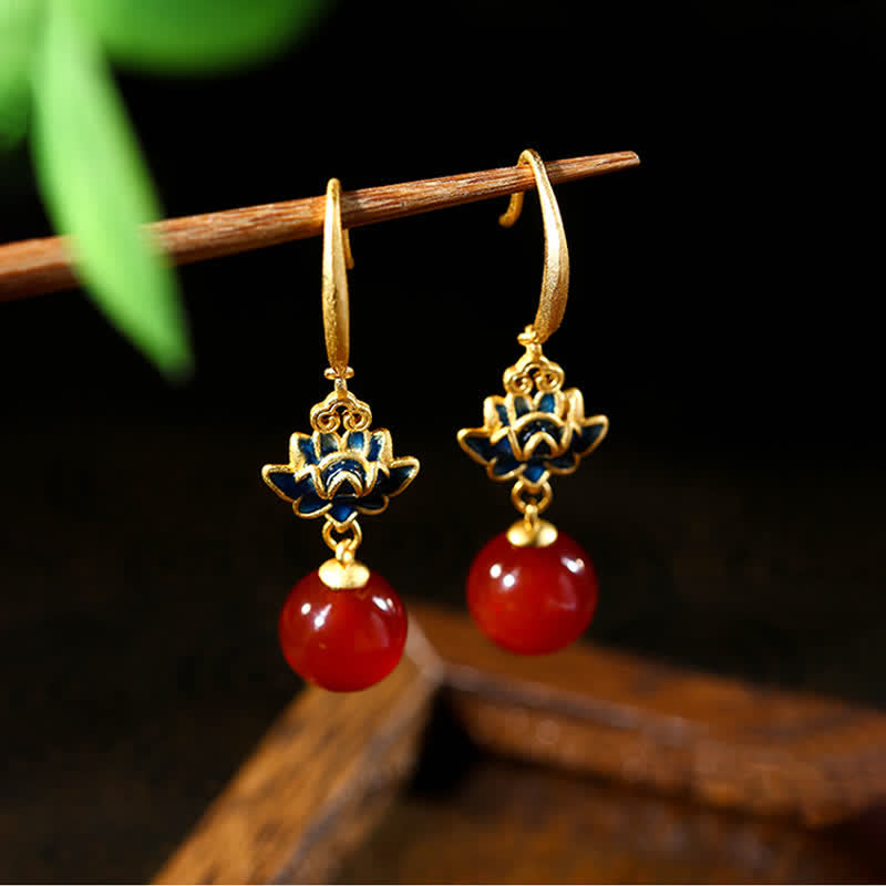 Buddha Stones Boucles d'oreilles pendantes en agate rouge, lotus, émail doré et or, symbole de confiance - image 1