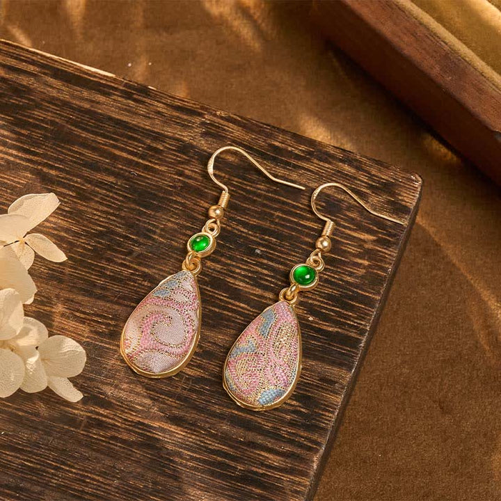 Buddha Stones Boucles d'oreilles pendantes en soie artisanale, motifs colorés harmonieux - image 1