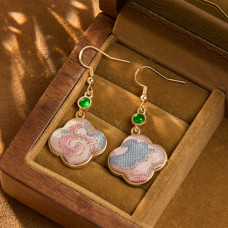 Buddha Stones Boucles d'oreilles pendantes en soie artisanale, à motifs floraux colorés. - Brocart Chant (Prospérité♥Harmonie) - image 0