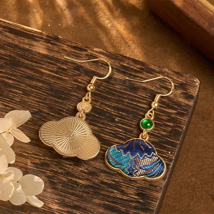 Buddha Stones Boucles d'oreilles Song en brocart bleu en forme de coquillage, perles vertes symbole de prospérité, en forme de larme - image 4