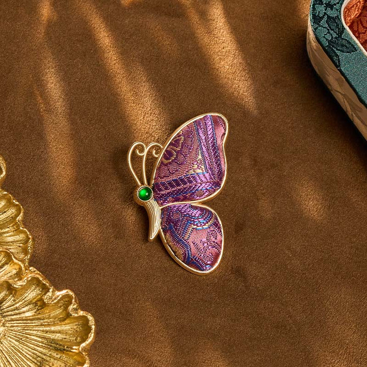 Buddha Stones Broche chinoise neuve, brodée de brocart violet, ornée d'un papillon et confectionnée à la main. - image 4