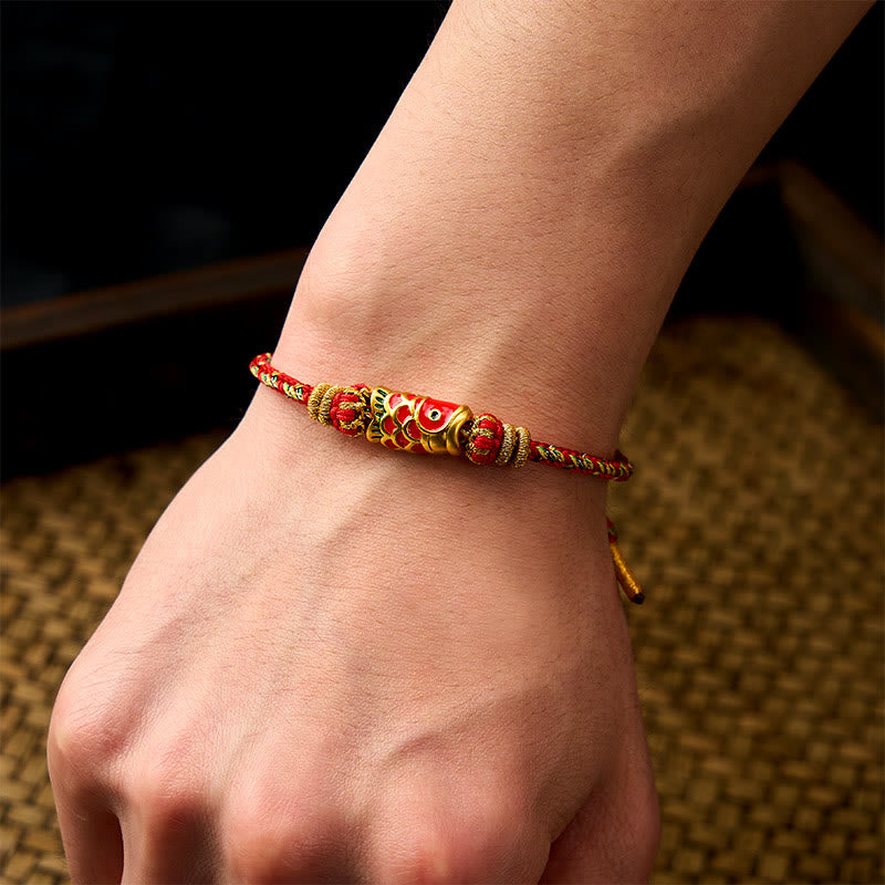 Buddha Stones Bracelet de protection en fil rouge tissé à la main, motif carpe koï et fleur - image 11