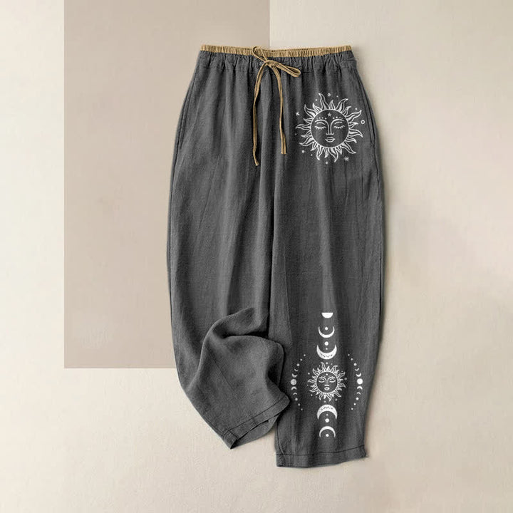 Buddha Stones Pantalon pour femme en pur coton, à taille élastique et poches, motif soleil, lune et étoiles célestes - Gris sombre - US16，UK/AU20，EU48 (3XL) - image 4